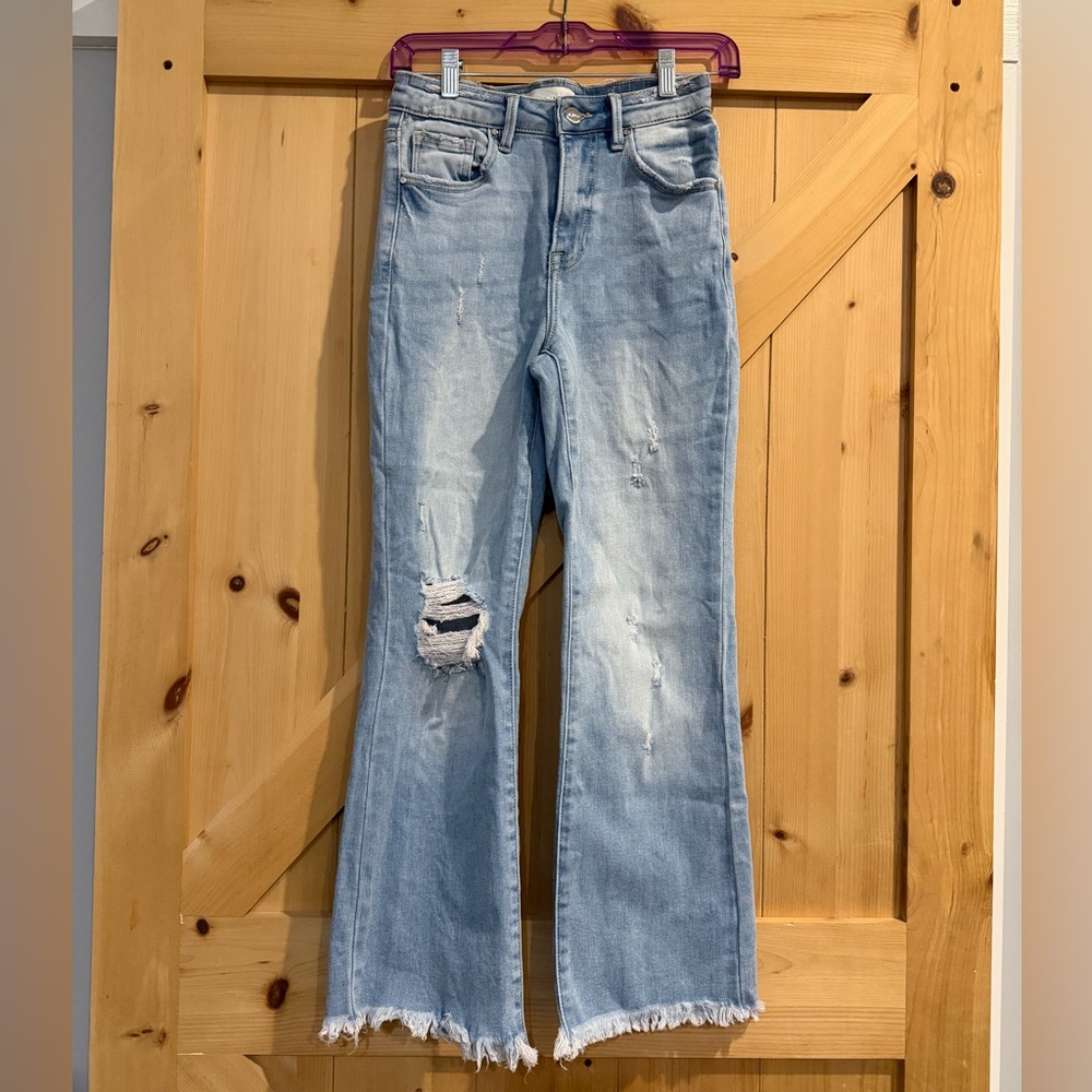Risen High-Rise Crop Bootcut Frayed Jeans-Light